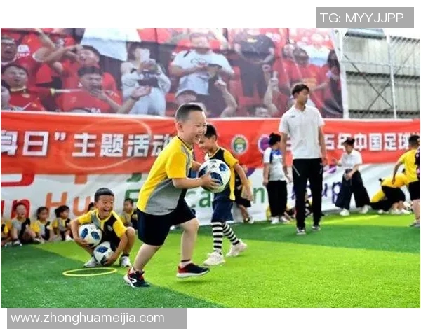 足球明星与孩子们的欢乐时光精彩瞬间合集视频分享