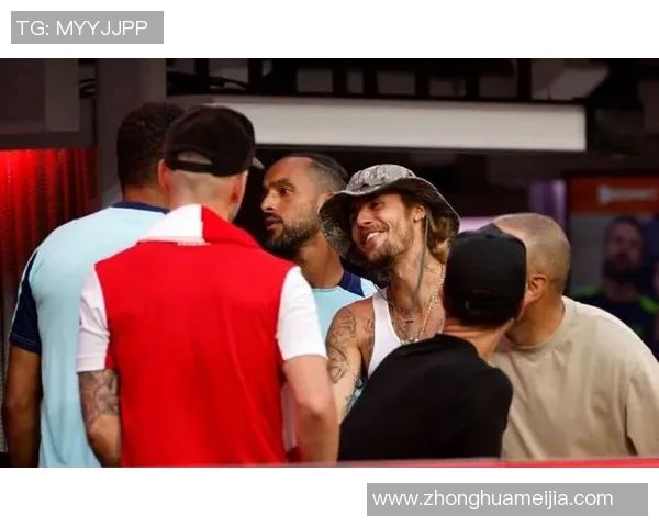 足球明星们对比伯音乐才华的独特见解与评价引发热议 足球明星们对比伯音乐才华的独特见解与评价引发热议